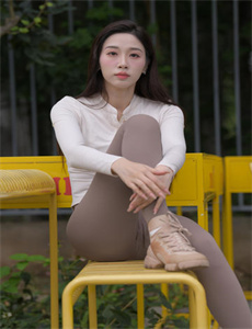 善良的小峓子在前线观看